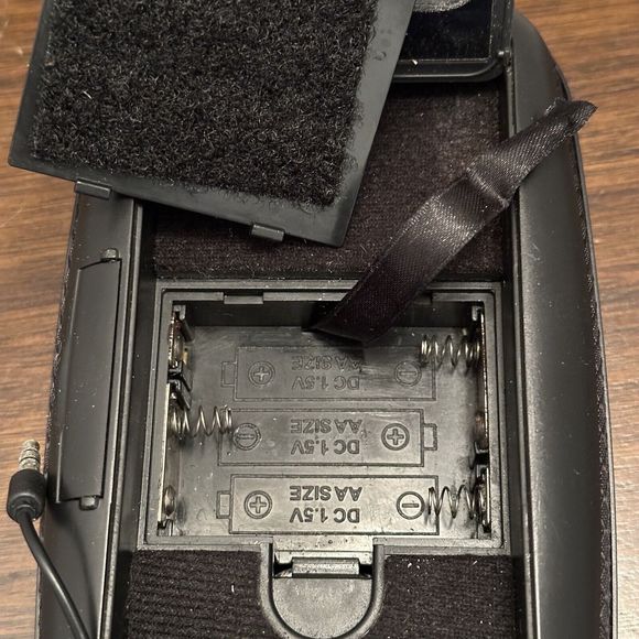 HMDX Audio Radio Speaker Portable Speaker w/ Storage Case for MP3 iPOD Aux Jack - Picture 9 of 9